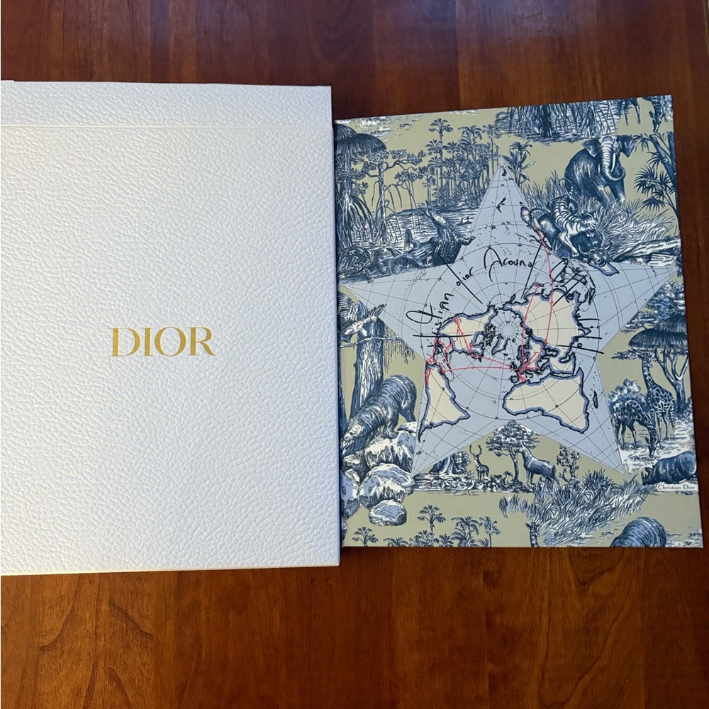 Dior Sketchpad and Pencil Set - Picture 2 of 2